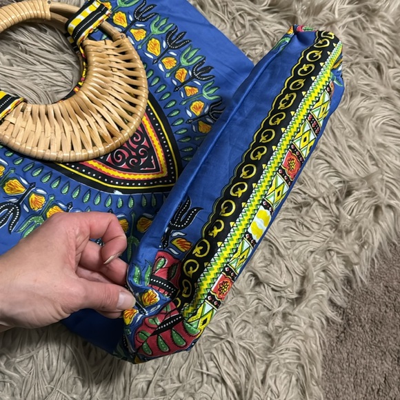 Gorgeous Summer Bag-Cloth Exterior/ Round Bamboo Woven Handles-Arm/Hand Carry - Picture 16 of 16